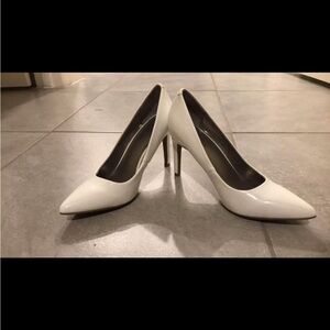 Worthington White Classic Heels